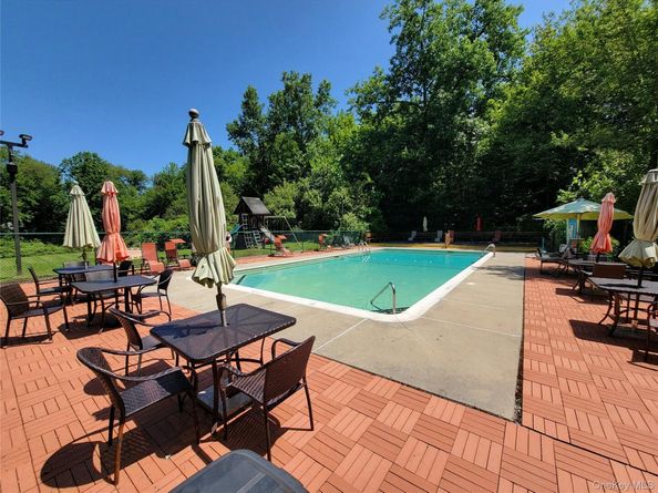 3300 Baker Street 16, Mohegan Lake NY 10547