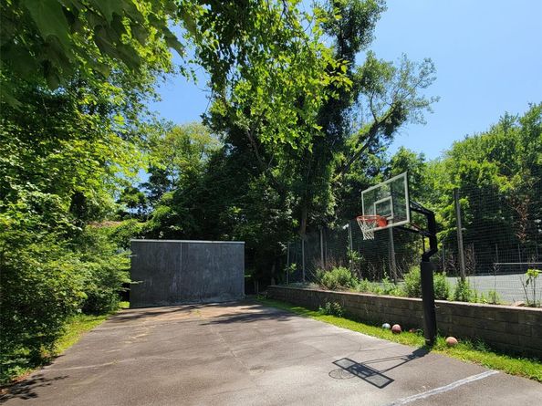 3300 Baker Street 16, Mohegan Lake NY 10547