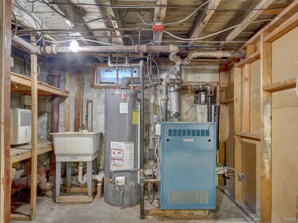 60 Parsons Drive, Hempstead NY 11550