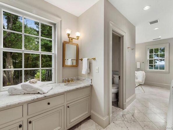 77 Oregon Road, Bedford Corners NY 10549