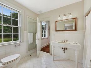 77 Oregon Road, Bedford Corners NY 10549