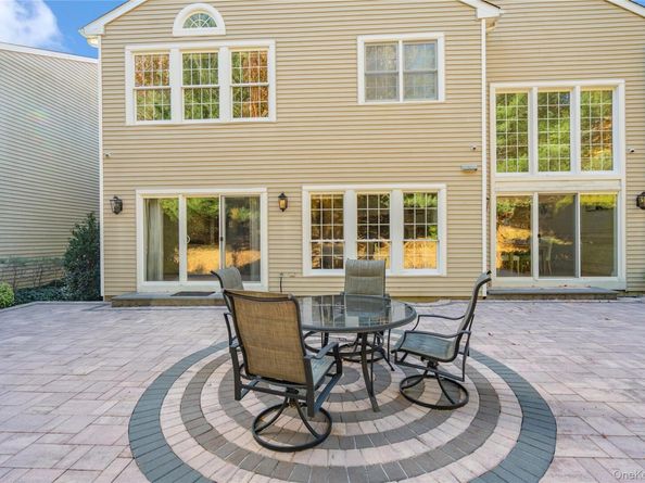 176 Sagamore Drive, Plainview NY 11803