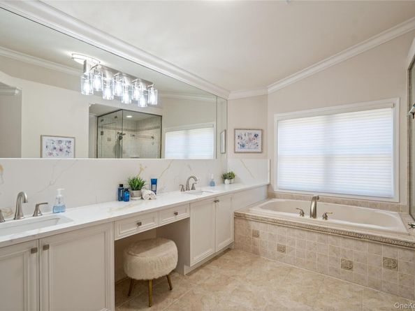 176 Sagamore Drive, Plainview NY 11803