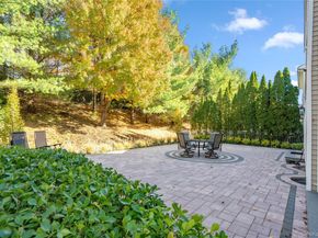 176 Sagamore Drive, Plainview NY 11803