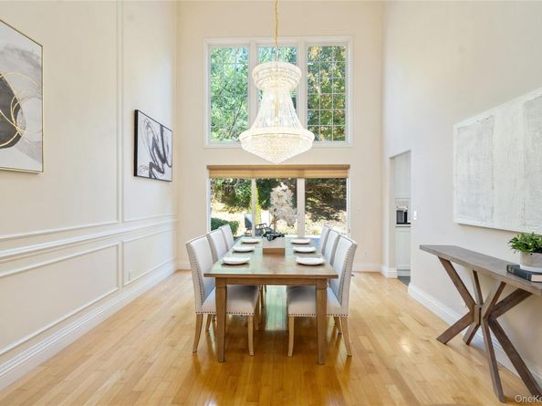 176 Sagamore Drive, Plainview NY 11803