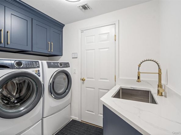 176 Sagamore Drive, Plainview NY 11803