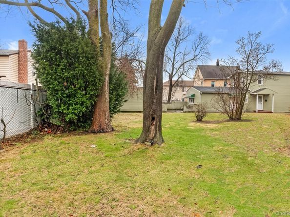 6 Gipson Street, Far Rockaway NY 11691