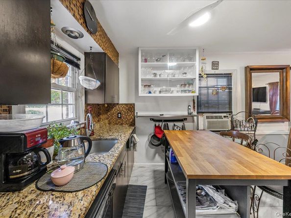 51 Meadowbrook Road, Hempstead NY 11550