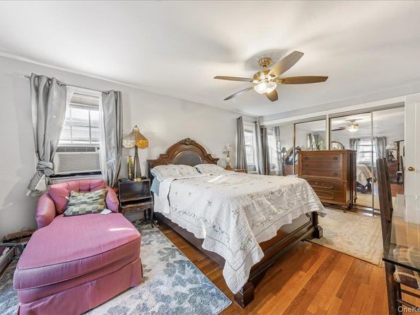 51 Meadowbrook Road, Hempstead NY 11550