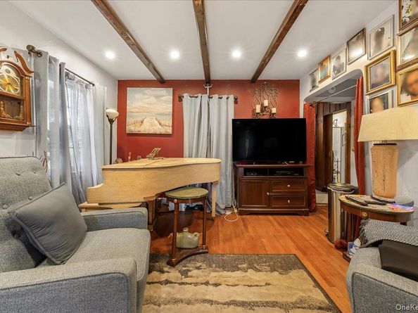 51 Meadowbrook Road, Hempstead NY 11550