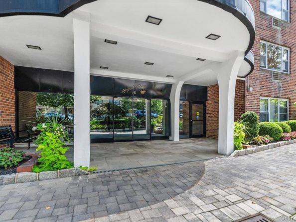 25 Chapel Place 2D, Great Neck NY 11021