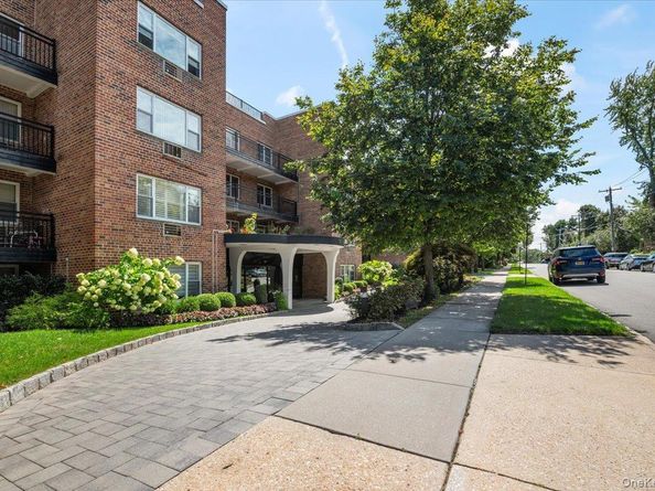 25 Chapel Place 2D, Great Neck NY 11021