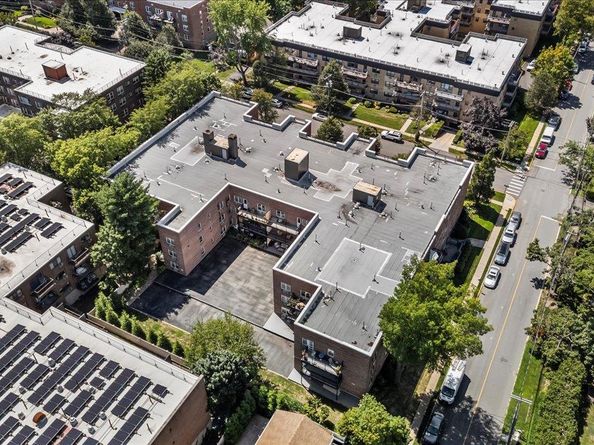 25 Chapel Place 2D, Great Neck NY 11021