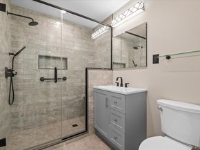 25 Chapel Place 2D, Great Neck NY 11021