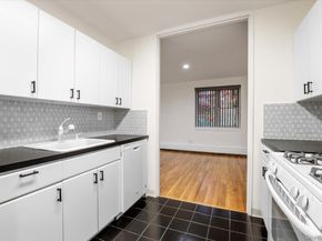 25 Chapel Place 2D, Great Neck NY 11021