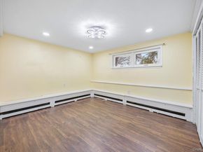 14 Hilton Court, Hicksville NY 11801