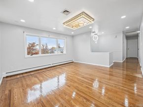 14 Hilton Court, Hicksville NY 11801