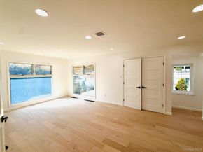 65 Mellow Ln, Jericho NY 11753