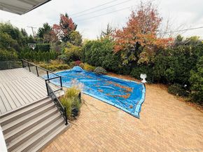 65 Mellow Ln, Jericho NY 11753