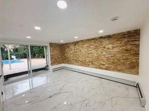 65 Mellow Ln, Jericho NY 11753