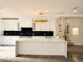 65 Mellow Ln, Jericho NY 11753