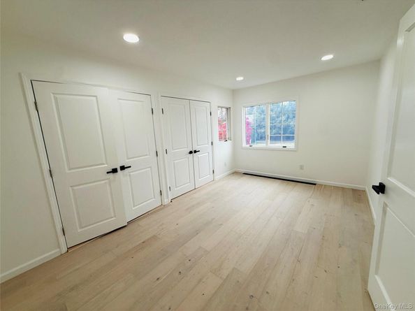 65 Mellow Ln, Jericho NY 11753