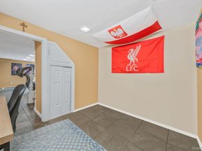 5 Willets Drive, Syosset NY 11791