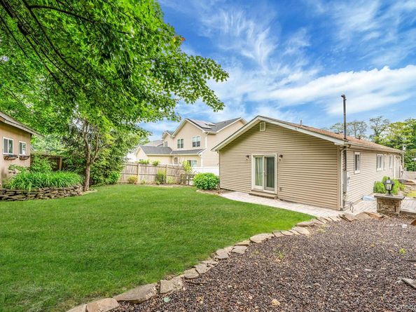 5 Willets Drive, Syosset NY 11791