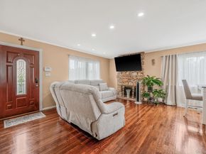 5 Willets Drive, Syosset NY 11791