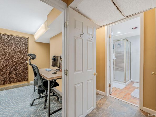 5 Willets Drive, Syosset NY 11791