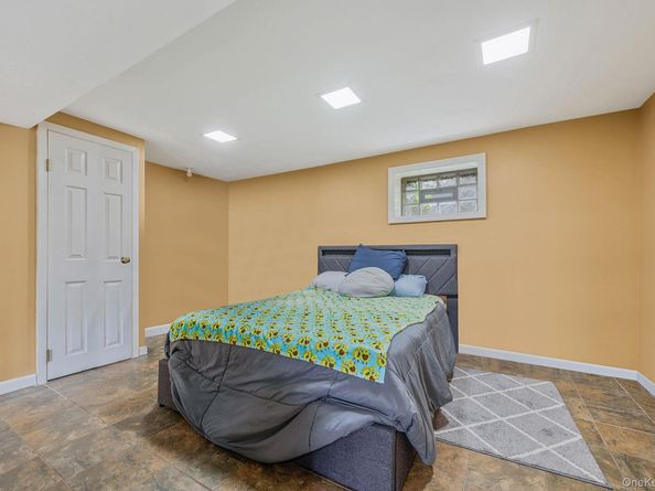 5 Willets Drive, Syosset NY 11791