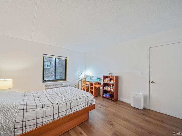 213-02 42nd Avenue 2A, Bayside NY 11361