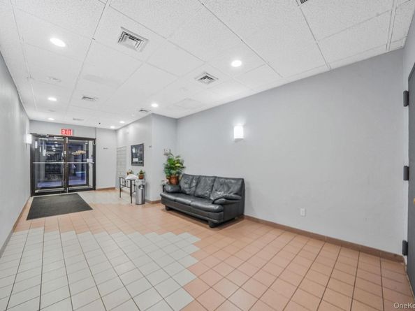 213-02 42nd Avenue 2A, Bayside NY 11361