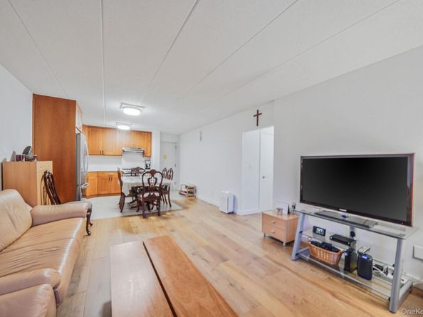 213-02 42nd Avenue 2A, Bayside NY 11361