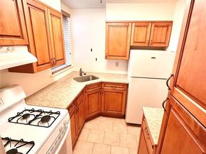 35-42 205th Street 287, Bayside NY 11361