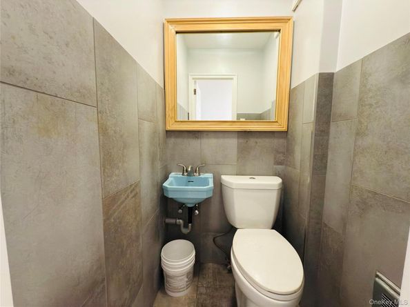 2943 Waterbury Avenue, Bronx NY 10461