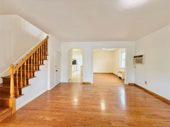 2943 Waterbury Avenue, Bronx NY 10461