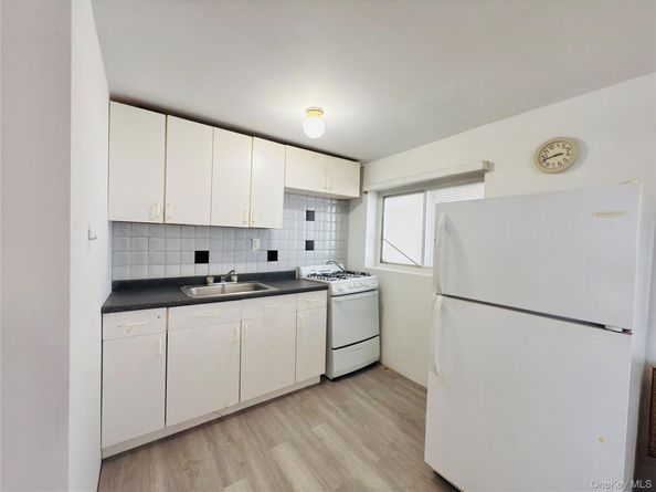 2943 Waterbury Avenue, Bronx NY 10461