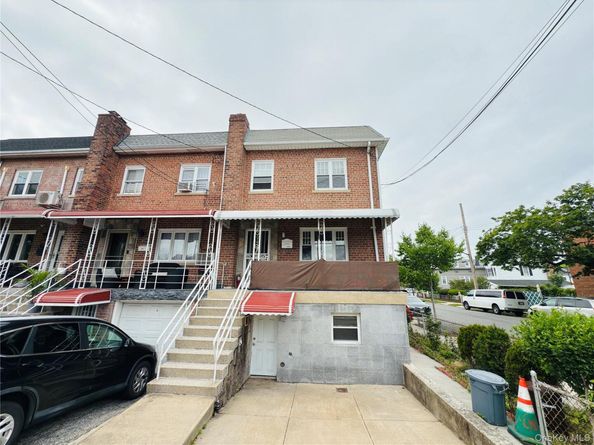 2943 Waterbury Avenue, Bronx NY 10461