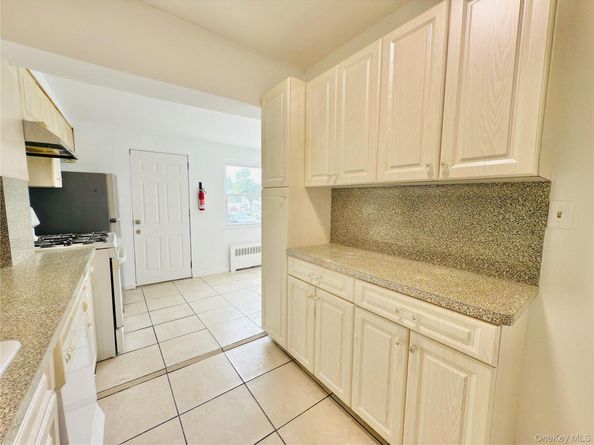 2943 Waterbury Avenue, Bronx NY 10461