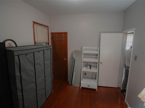 5214 92nd St, Elmhurst NY 11373