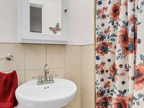 640 W 231 Street 2B, Bronx NY 10463