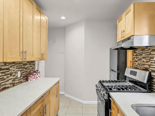 640 W 231 Street 2B, Bronx NY 10463
