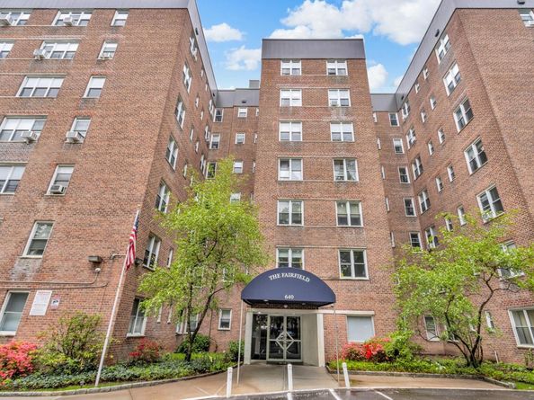 640 W 231 Street 2B, Bronx NY 10463