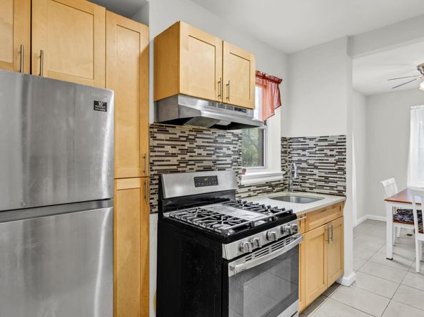 640 W 231 Street 2B, Bronx NY 10463