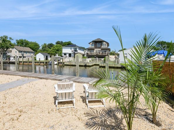 282 S Ketcham Avenue, Amityville NY 11701