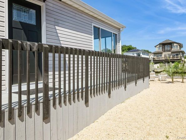 282 S Ketcham Avenue, Amityville NY 11701