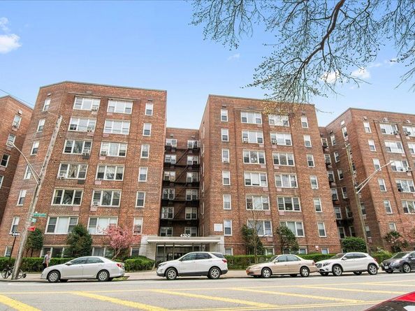 4320 E Van Cortlandt Park E 5E, Bronx NY 10470