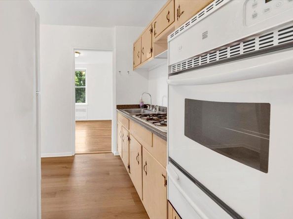 4320 E Van Cortlandt Park E 5E, Bronx NY 10470