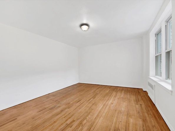4320 E Van Cortlandt Park E 5E, Bronx NY 10470